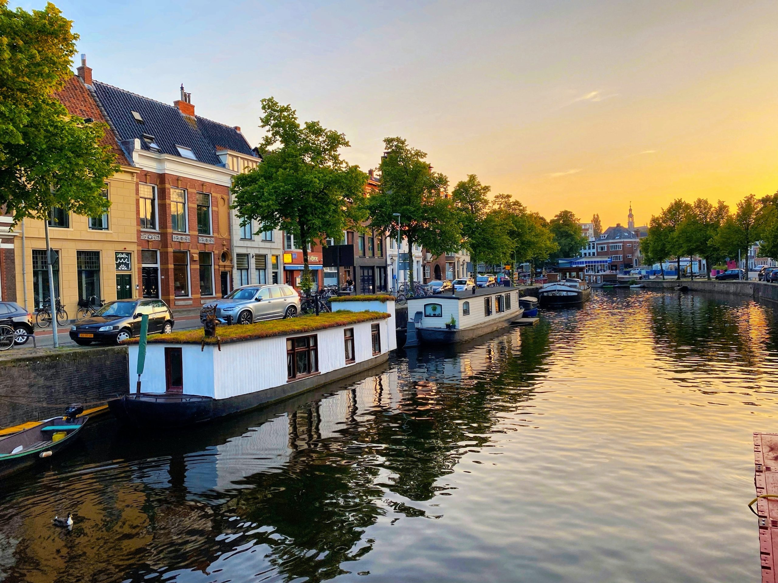 Airbnb houseboats